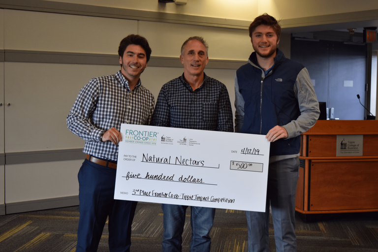 UI students win cash prizes at the 2019 Frontier Co-op - Tippie Impact Competition