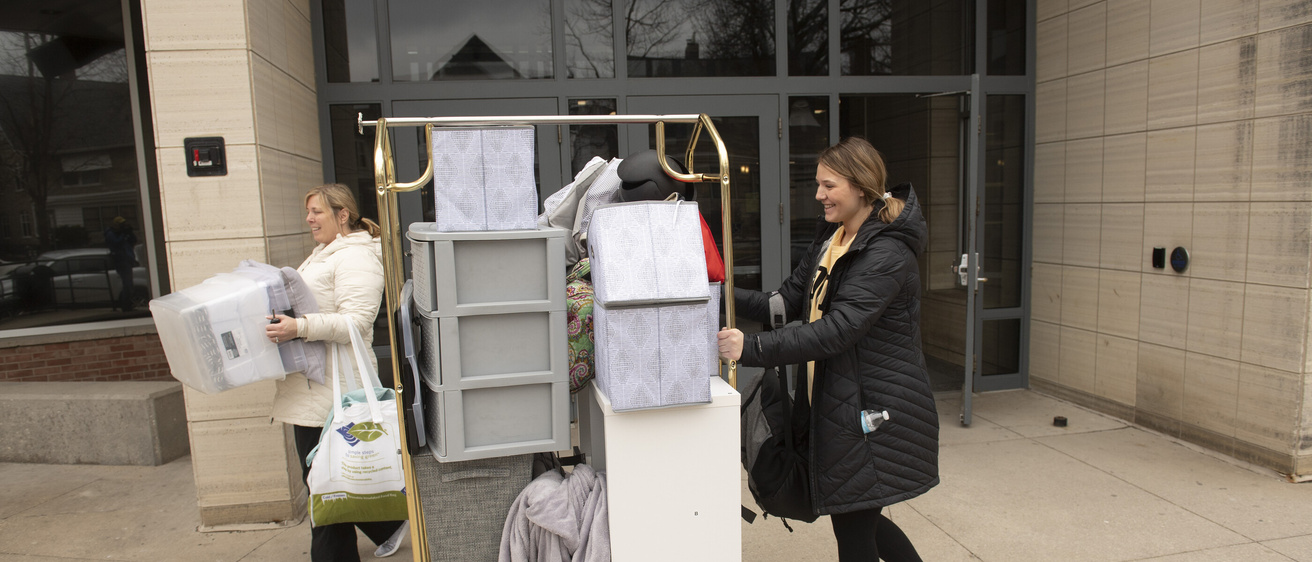 Students moving out of the residence halls